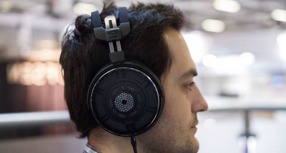 Difference between gaming and music headphones online
